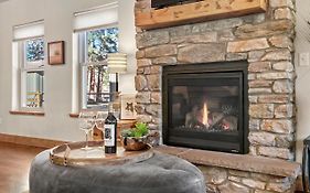 Black Bear Cabin With Hot Tub